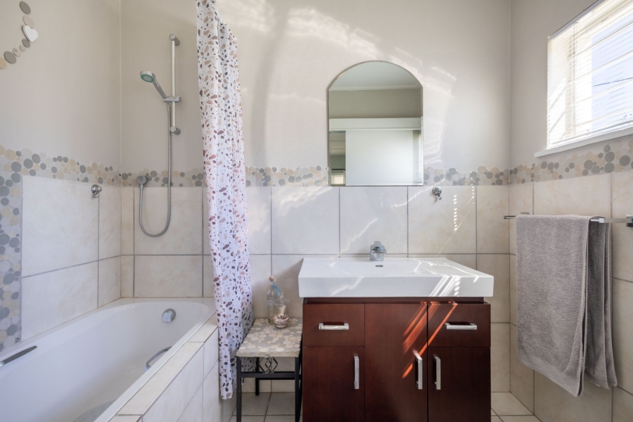 3 Bedroom Property for Sale in Upper Robberg Western Cape